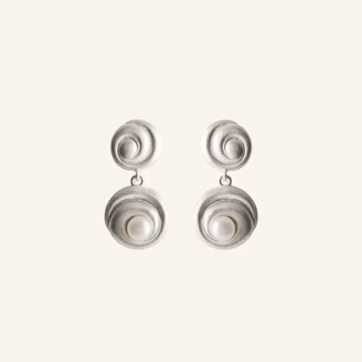 PERNILLE CORYDON Shell Flower Earrings